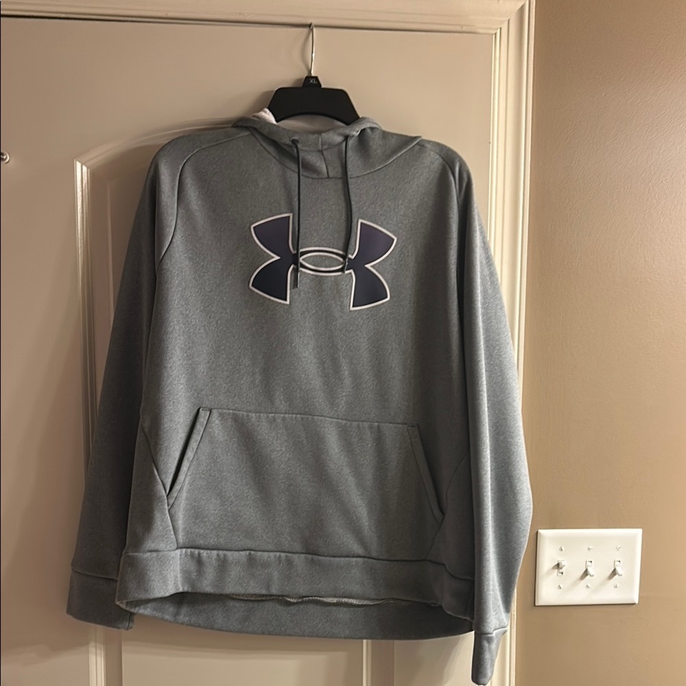 Under Armour Gray Sweatshirt Hoodie Athletic Casual